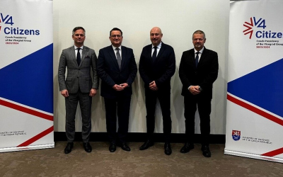 Vedoucí delegací. Zleva: Mateusz Sarosiek, Lubor Koudelka, Martin Čatloš, plk. István Fricz.
